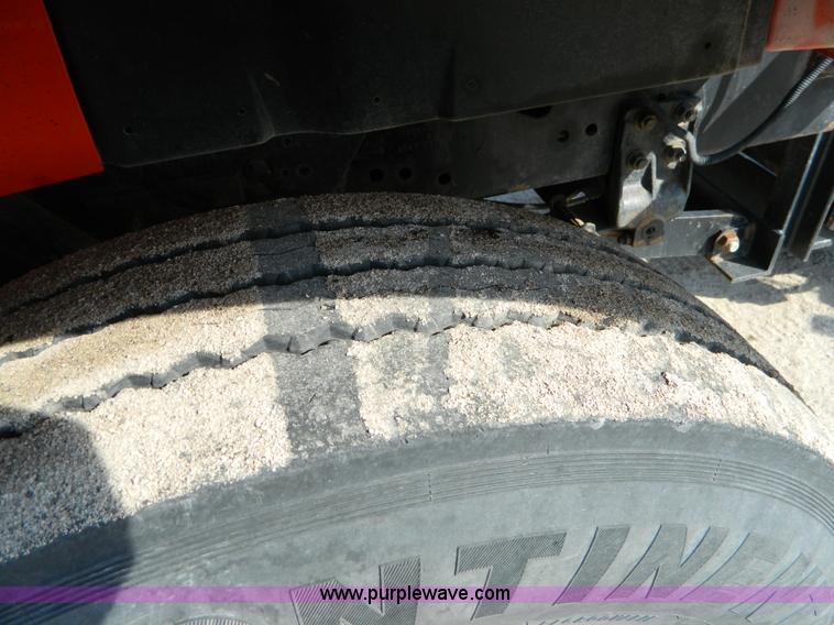 image for item D8789 1999 International 4900 tandem axle dump truck