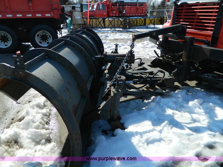 image for item D8790 1997 International 4900 tandem axle dump truck