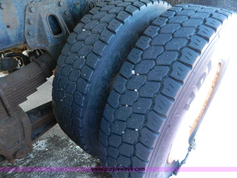 image for item D8790 1997 International 4900 tandem axle dump truck