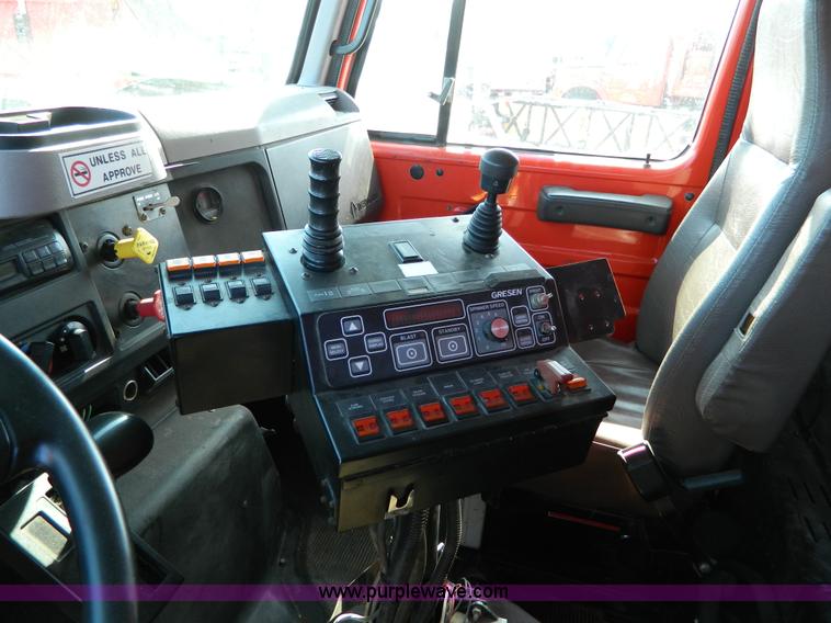 image for item D8790 1997 International 4900 tandem axle dump truck