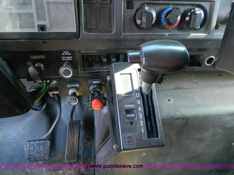 image for item D8790 1997 International 4900 tandem axle dump truck