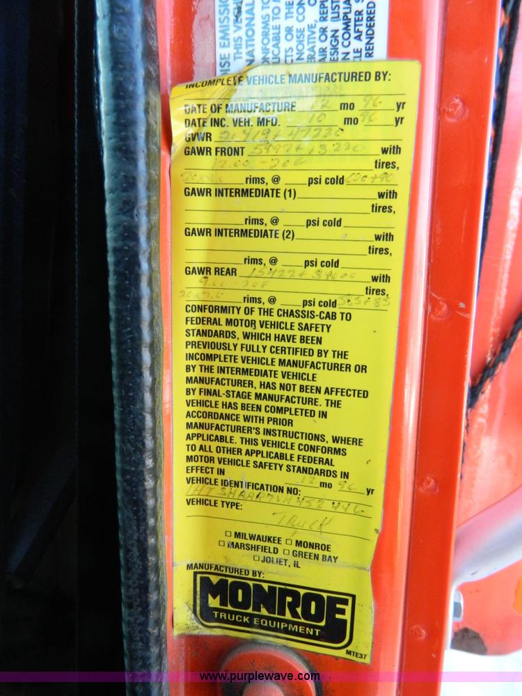 image for item D8790 1997 International 4900 tandem axle dump truck