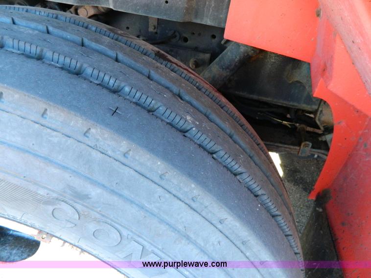 image for item D8791 1999 International 4900 tandem axle dump truck