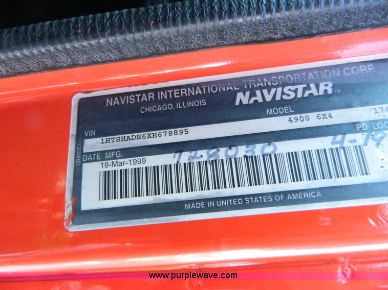 image for item D8791 1999 International 4900 tandem axle dump truck