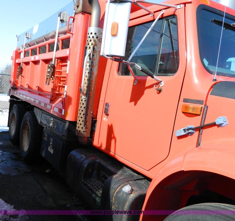 image for item D8791 1999 International 4900 tandem axle dump truck