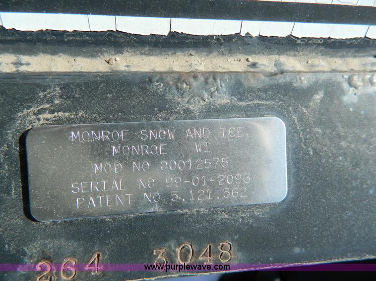 image for item D8792 1999 International 4900 tandem axle dump truck