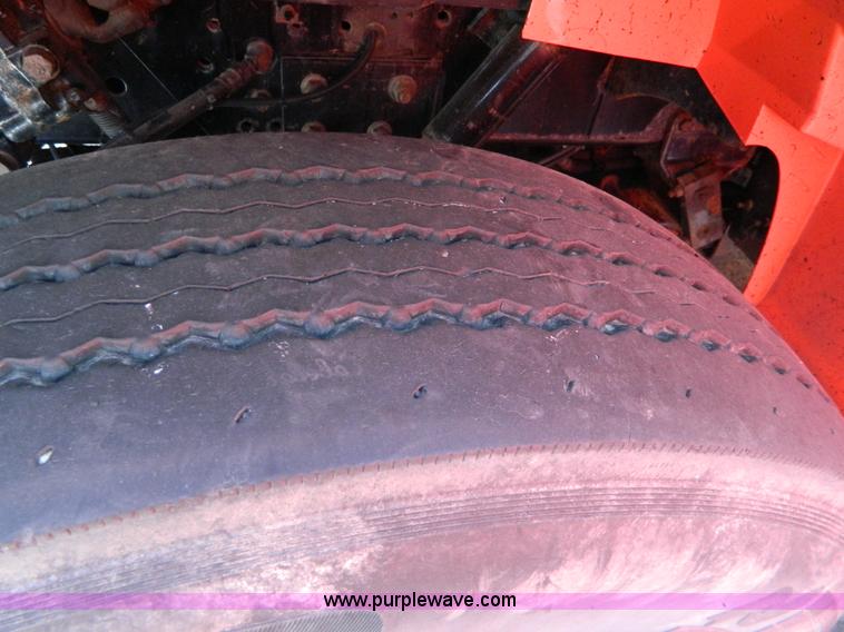 image for item D8792 1999 International 4900 tandem axle dump truck