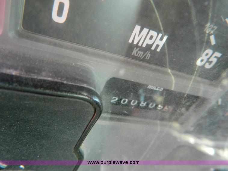 image for item D8792 1999 International 4900 tandem axle dump truck