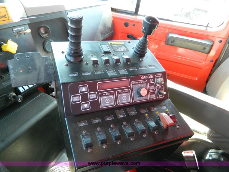 image for item D8792 1999 International 4900 tandem axle dump truck