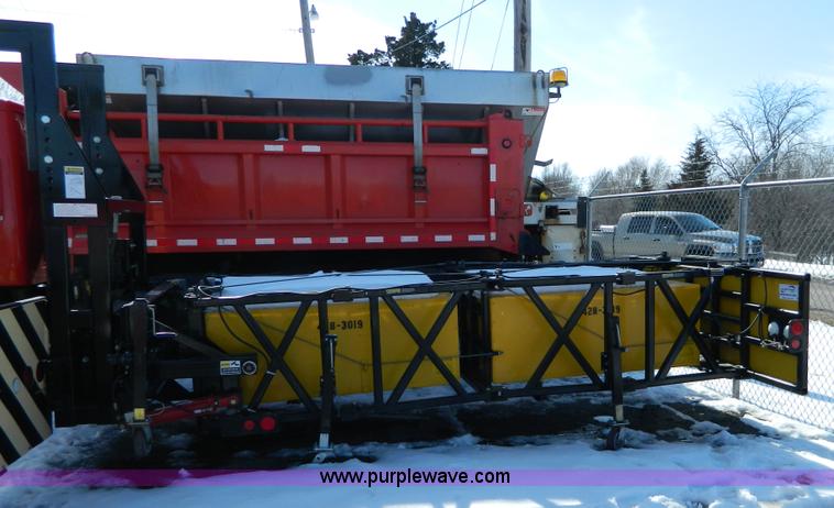 image for item D8793 1999 Enabs Safe-Stop 100K crash attenuator