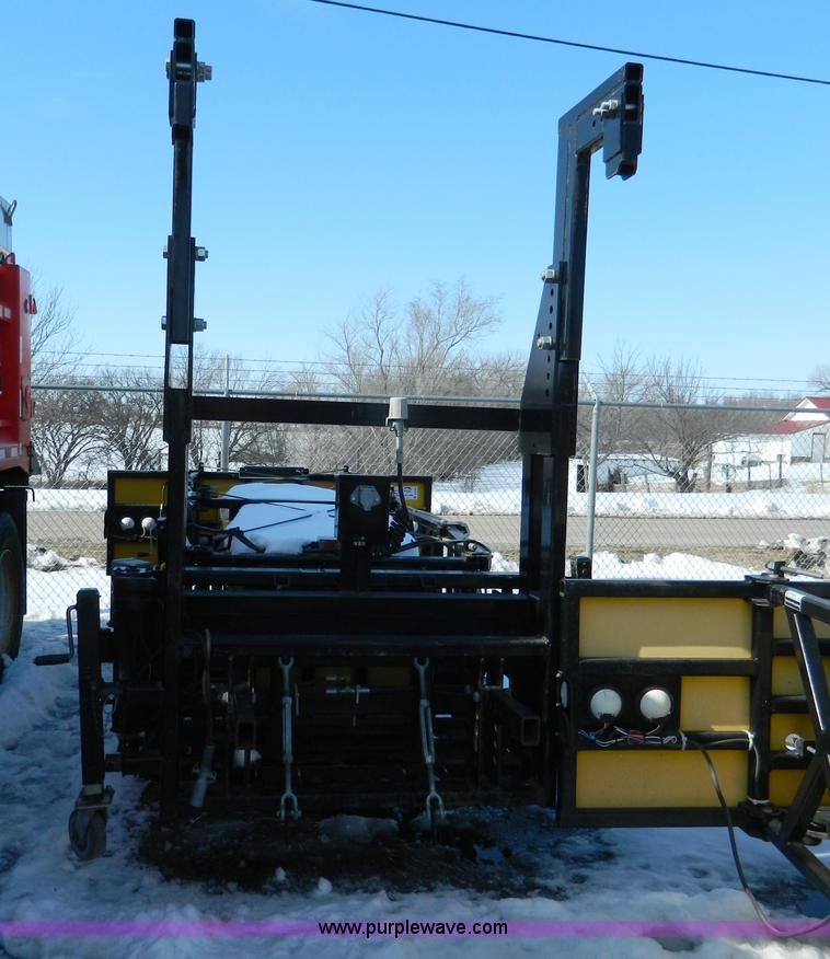 image for item D8793 1999 Enabs Safe-Stop 100K crash attenuator