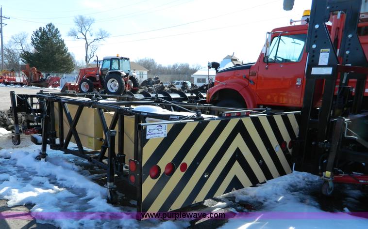 image for item D8794 1999 Enabs Safe-Stop 100K crash attenuator