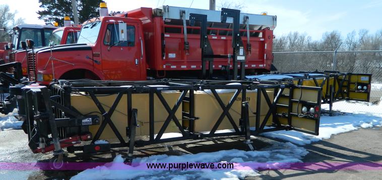 image for item D8794 1999 Enabs Safe-Stop 100K crash attenuator