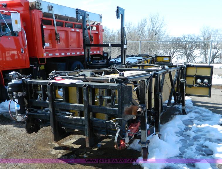 image for item D8794 1999 Enabs Safe-Stop 100K crash attenuator