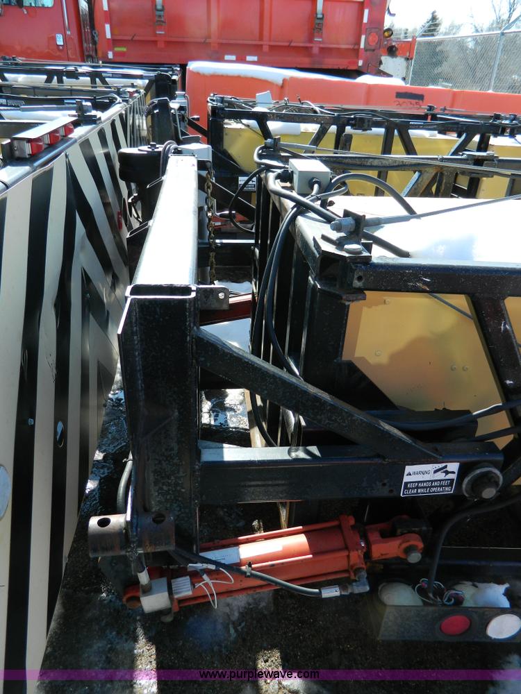 image for item D8795 1999 Enabs Safe-Stop 100K crash attenuator