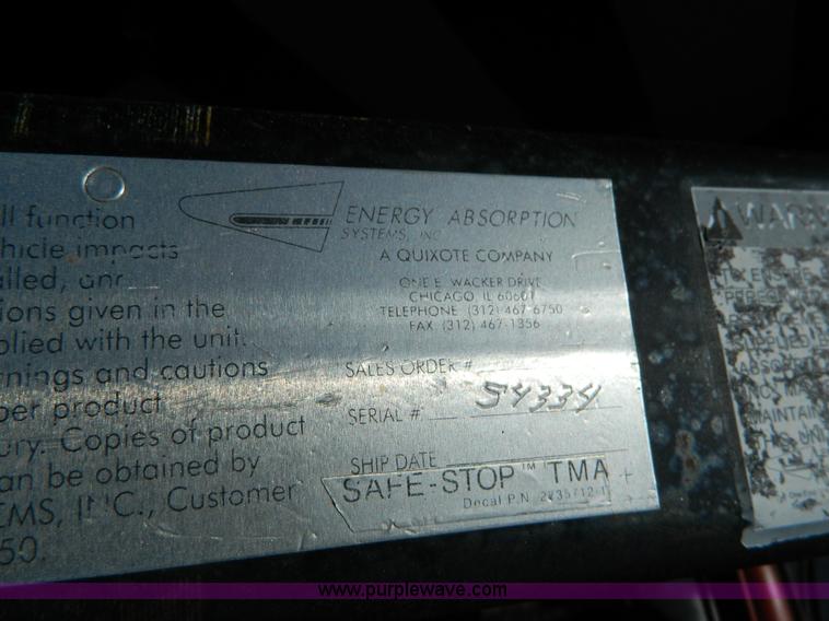 image for item D8795 1999 Enabs Safe-Stop 100K crash attenuator