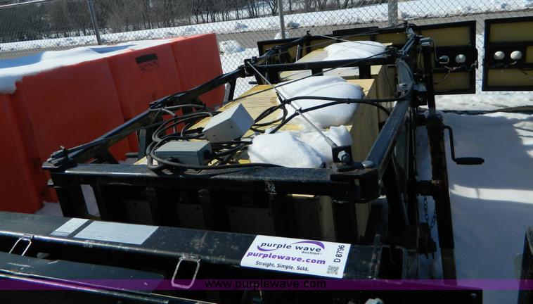 image for item D8796 1999 Enabs Safe-Stop 100K crash attenuator