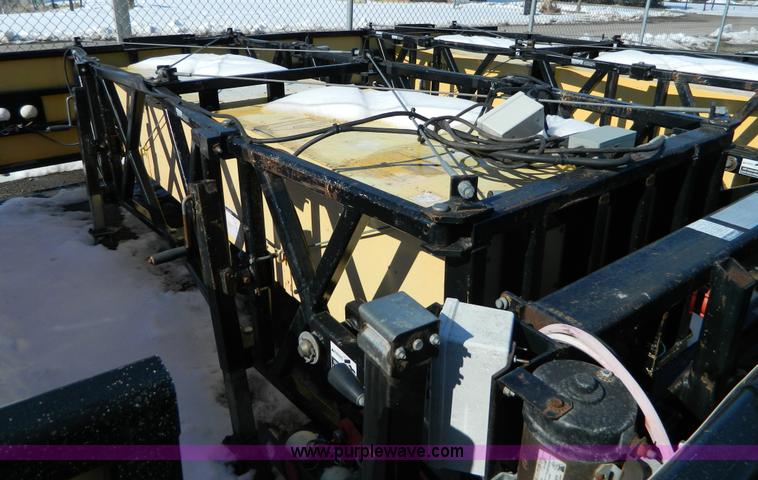 image for item D8796 1999 Enabs Safe-Stop 100K crash attenuator