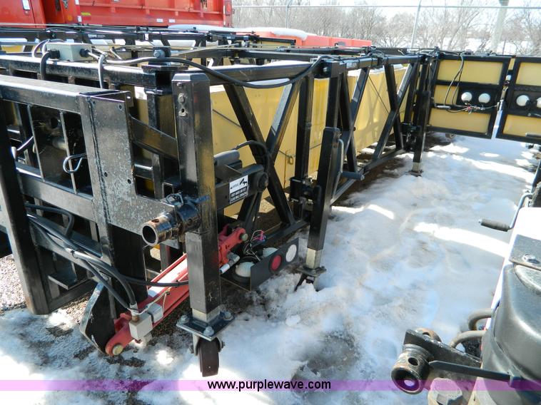 image for item D8798 1999 Enabs Safe-Stop 100K crash attenuator