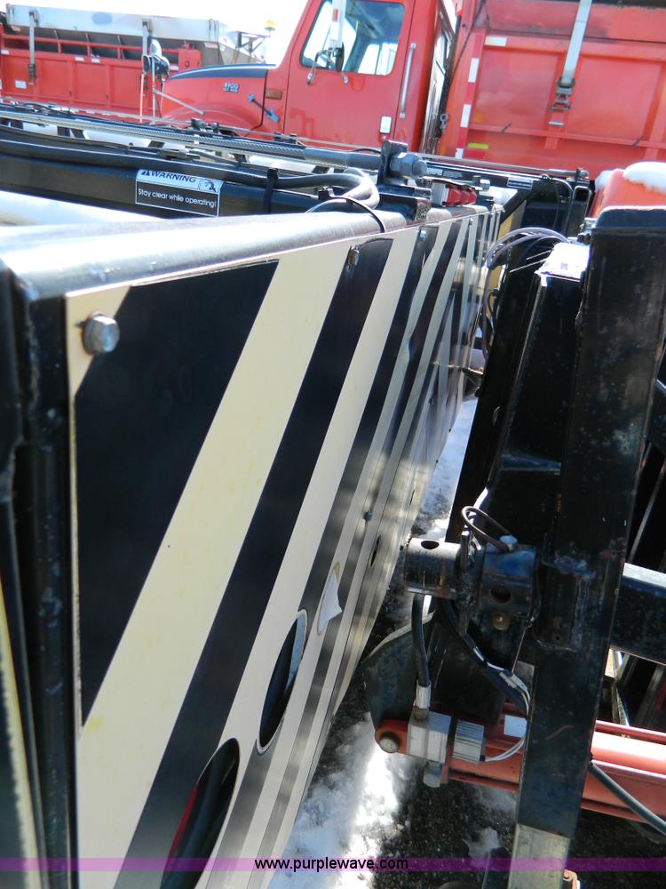 image for item D8798 1999 Enabs Safe-Stop 100K crash attenuator