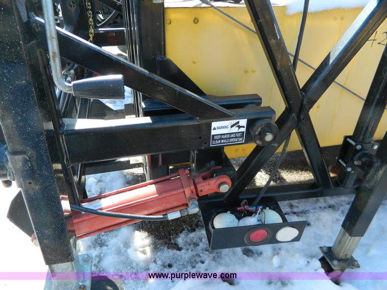 image for item D8799 1999 Enabs Safe-Stop 100K crash attenuator