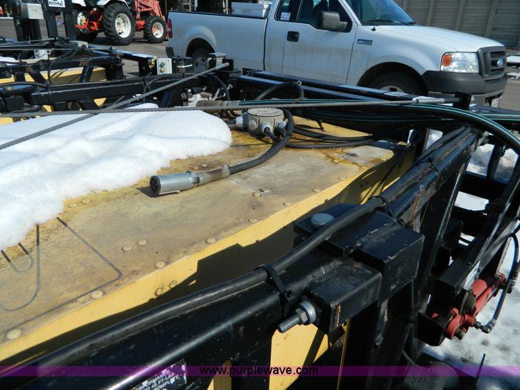 image for item D8799 1999 Enabs Safe-Stop 100K crash attenuator