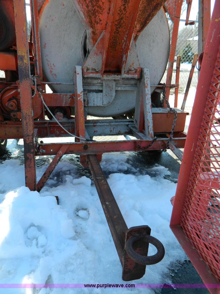 image for item D8800 1979 Gilson 11S concrete mixer