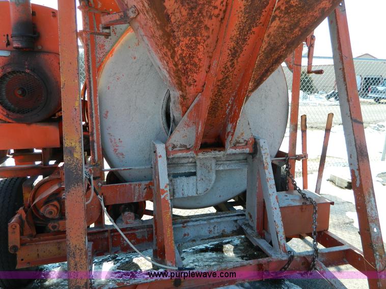 image for item D8800 1979 Gilson 11S concrete mixer
