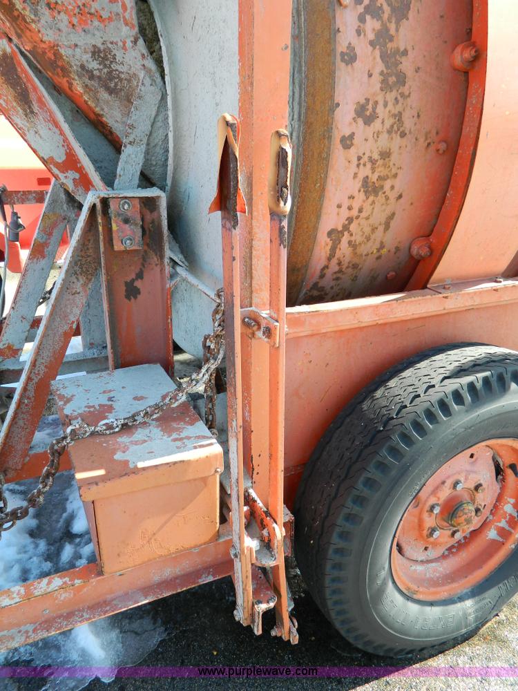 image for item D8800 1979 Gilson 11S concrete mixer