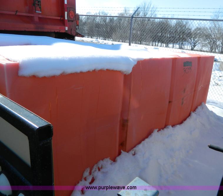 image for item D8803 Anti-ice tank