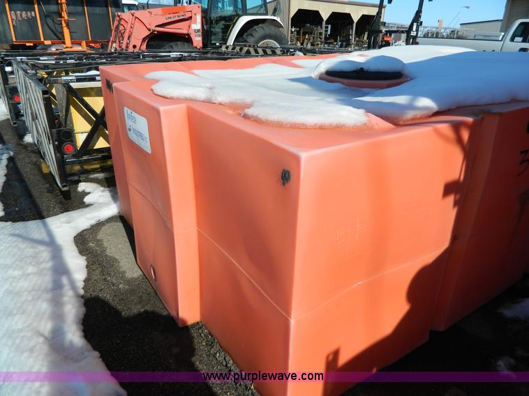 image for item D8803 Anti-ice tank