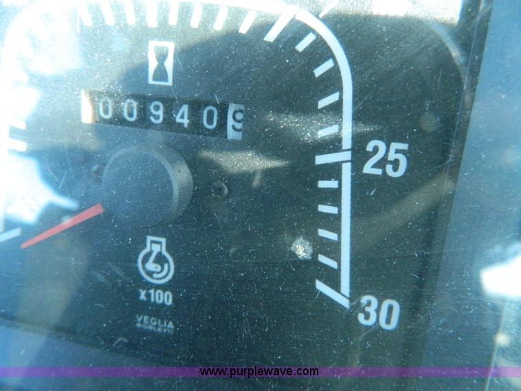 image for item D8804 1998 New Holland 7740SL MFWD tractor