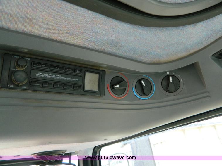 image for item D8804 1998 New Holland 7740SL MFWD tractor