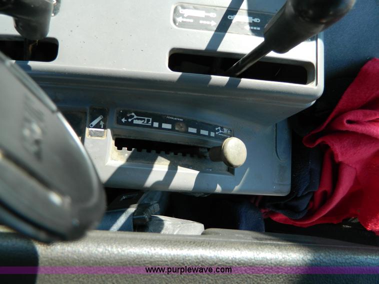 image for item D8804 1998 New Holland 7740SL MFWD tractor