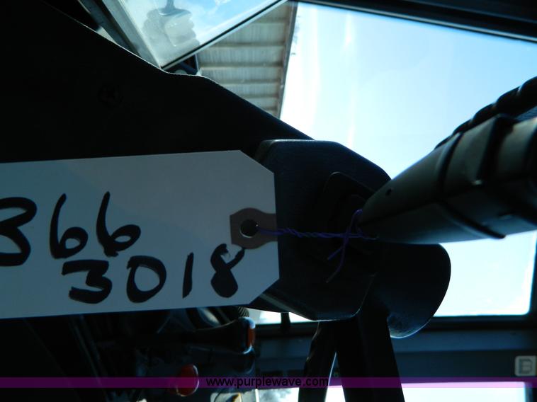 image for item D8804 1998 New Holland 7740SL MFWD tractor