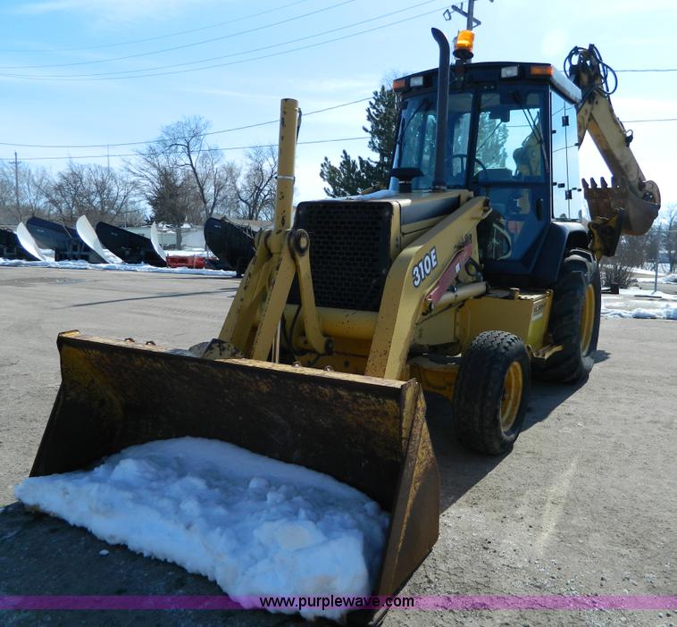image for item D8806 1997 John Deere 310E backhoe