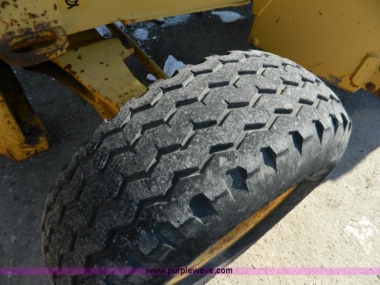 image for item D8806 1997 John Deere 310E backhoe