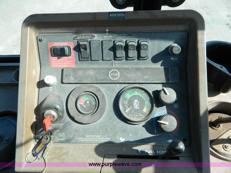 image for item D8806 1997 John Deere 310E backhoe