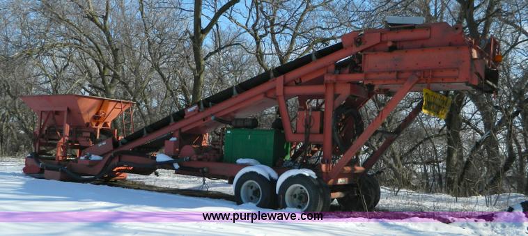 image for item D8828 1993 Peerless 3076-HPP twin-shaft portable pugmill