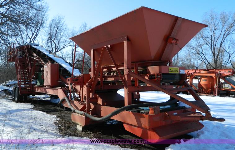 image for item D8828 1993 Peerless 3076-HPP twin-shaft portable pugmill