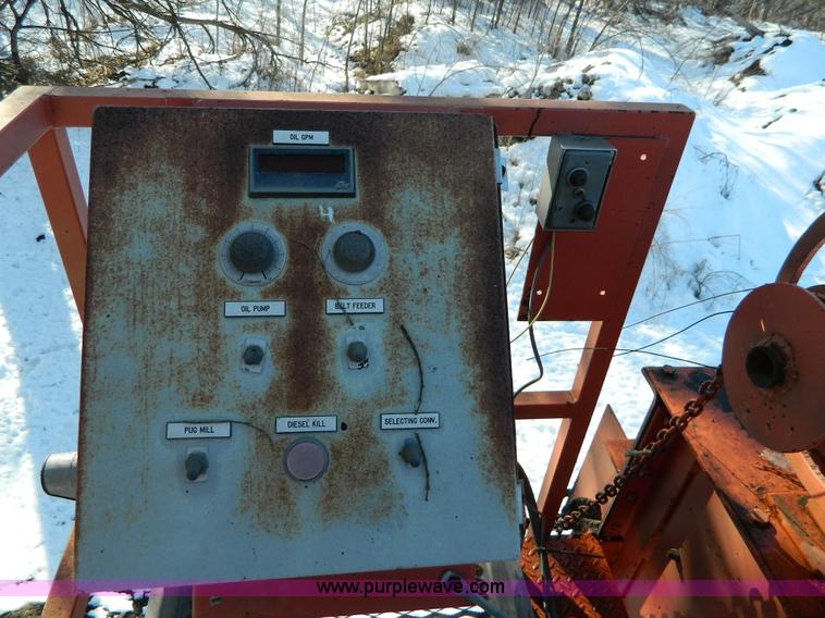 image for item D8828 1993 Peerless 3076-HPP twin-shaft portable pugmill