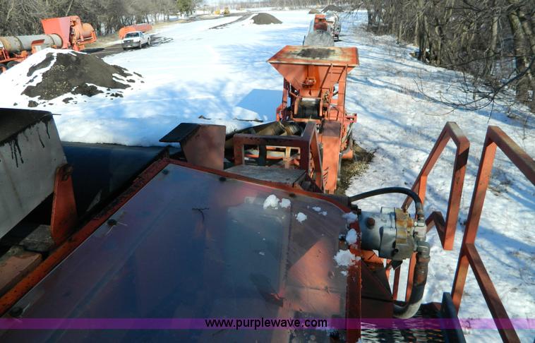 image for item D8828 1993 Peerless 3076-HPP twin-shaft portable pugmill