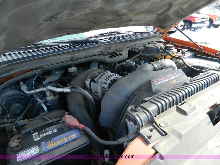 image for item D8830 2003 Ford F250 pickup truck