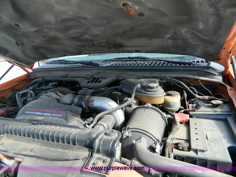 image for item D8830 2003 Ford F250 pickup truck