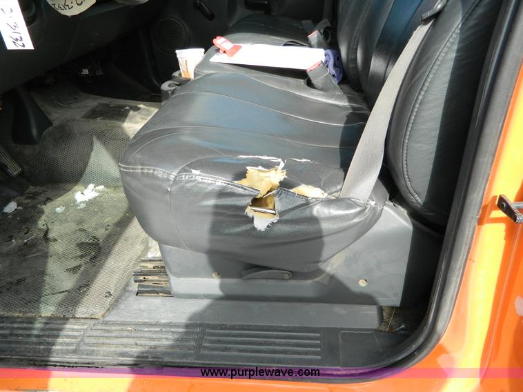 image for item D8831 2002 Chevrolet Silverado 2500HD pickup truck