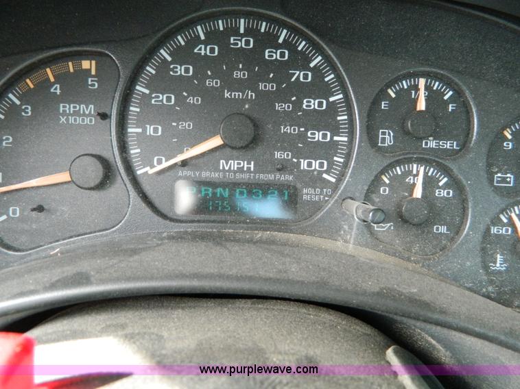 image for item D8831 2002 Chevrolet Silverado 2500HD pickup truck