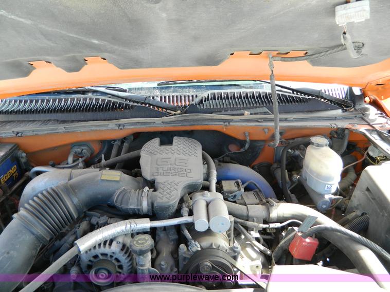 image for item D8831 2002 Chevrolet Silverado 2500HD pickup truck