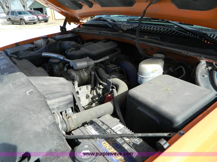 image for item D8831 2002 Chevrolet Silverado 2500HD pickup truck