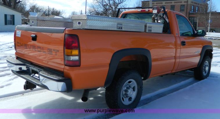 image for item D8832 2002 Chevrolet C2500 pickup truck