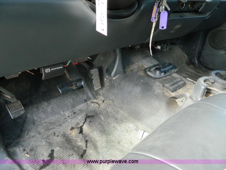 image for item D8832 2002 Chevrolet C2500 pickup truck